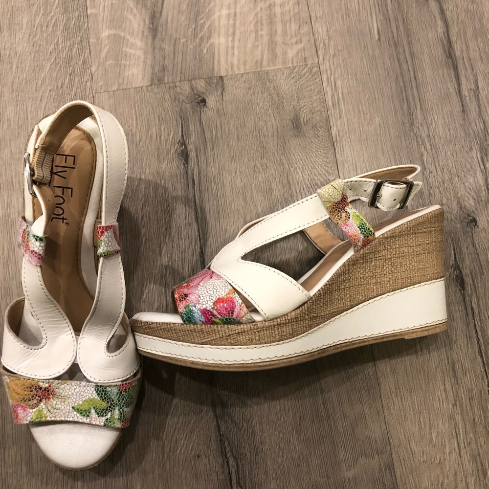 Leather sandals